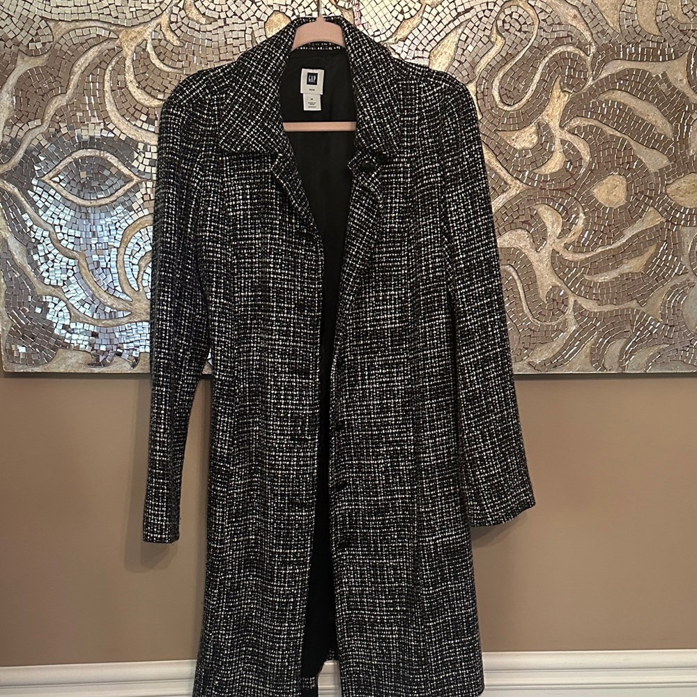 GAP  Black and White Tweed Coat